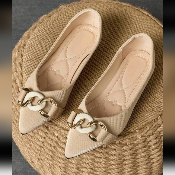 Women's New Metal Buckle Flat Pointed Toe Slip-On Flats, Versatile Fashion Soft - Picture 1 of 5